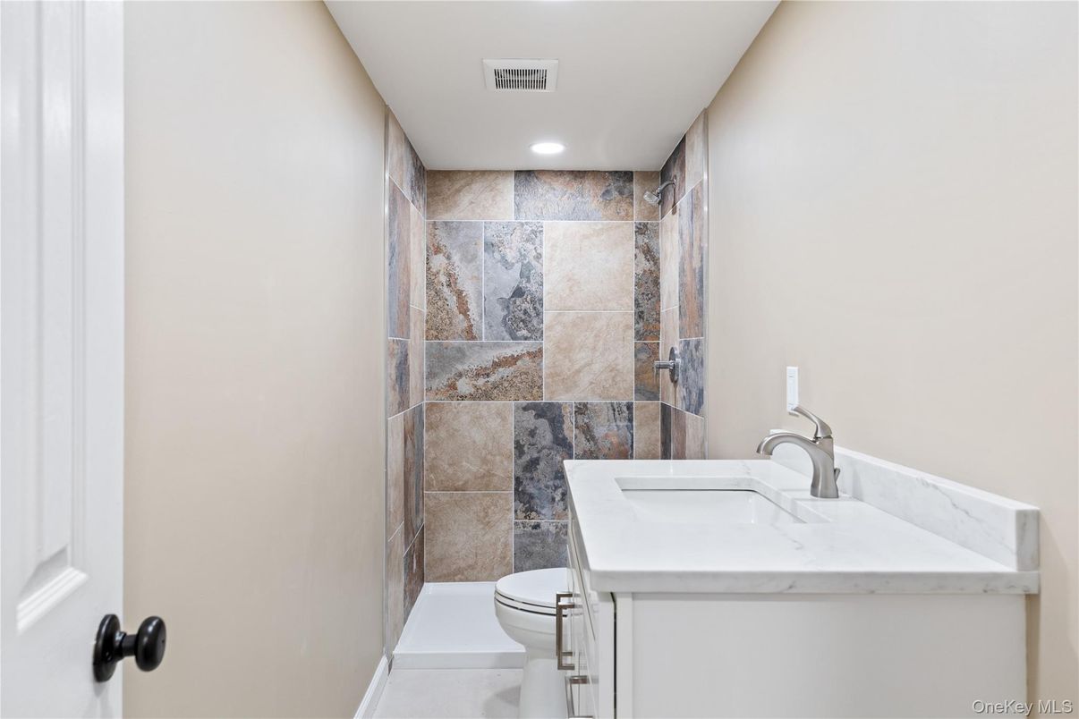 Bathroom, Interior, Recessed Lighting