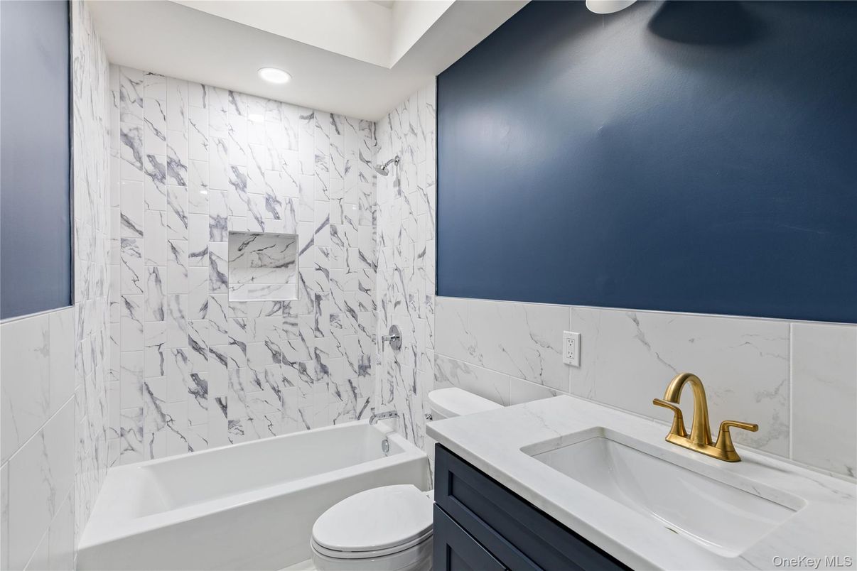 Bathroom, Interior, Marble Walls, Recessed Lighting