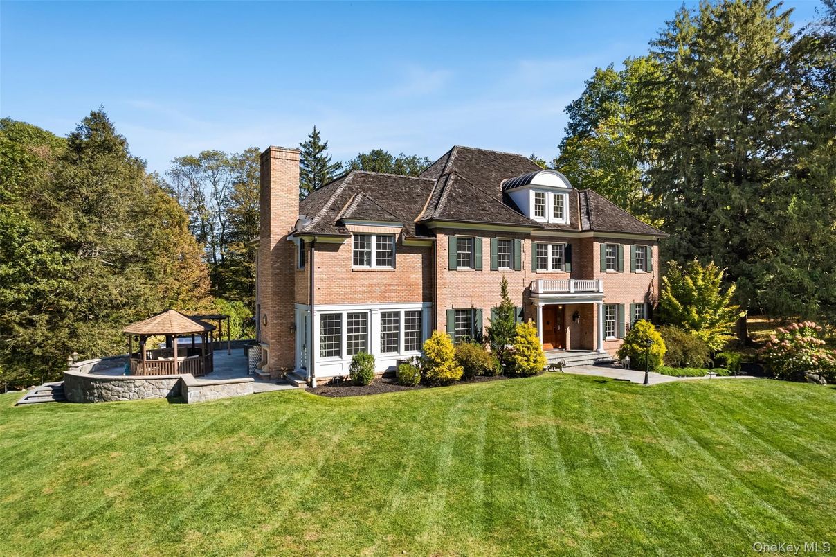 Backyard, Exterior, Facade, Brick Facade, French Provincial