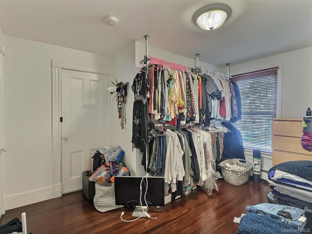Interior, Walk-in Closets, Wood Texture Flooring