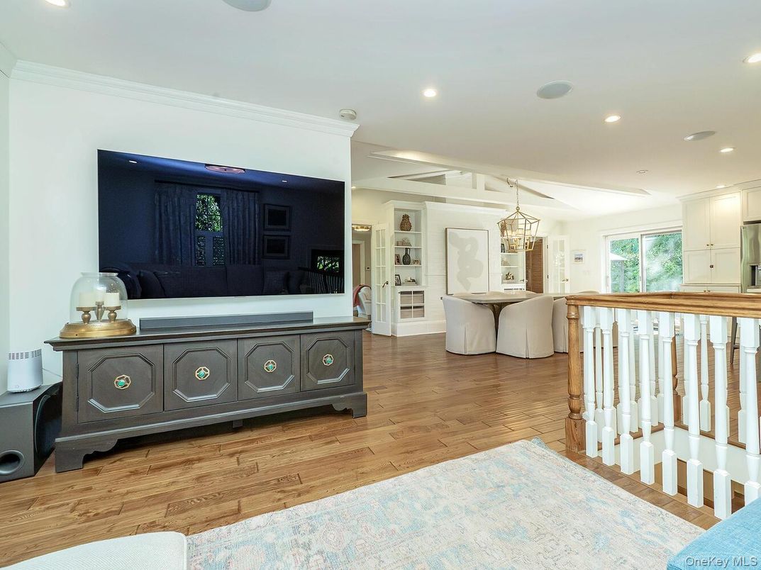 Chandelier, Dining room, Interior, Recessed Lighting, Wood Texture Flooring