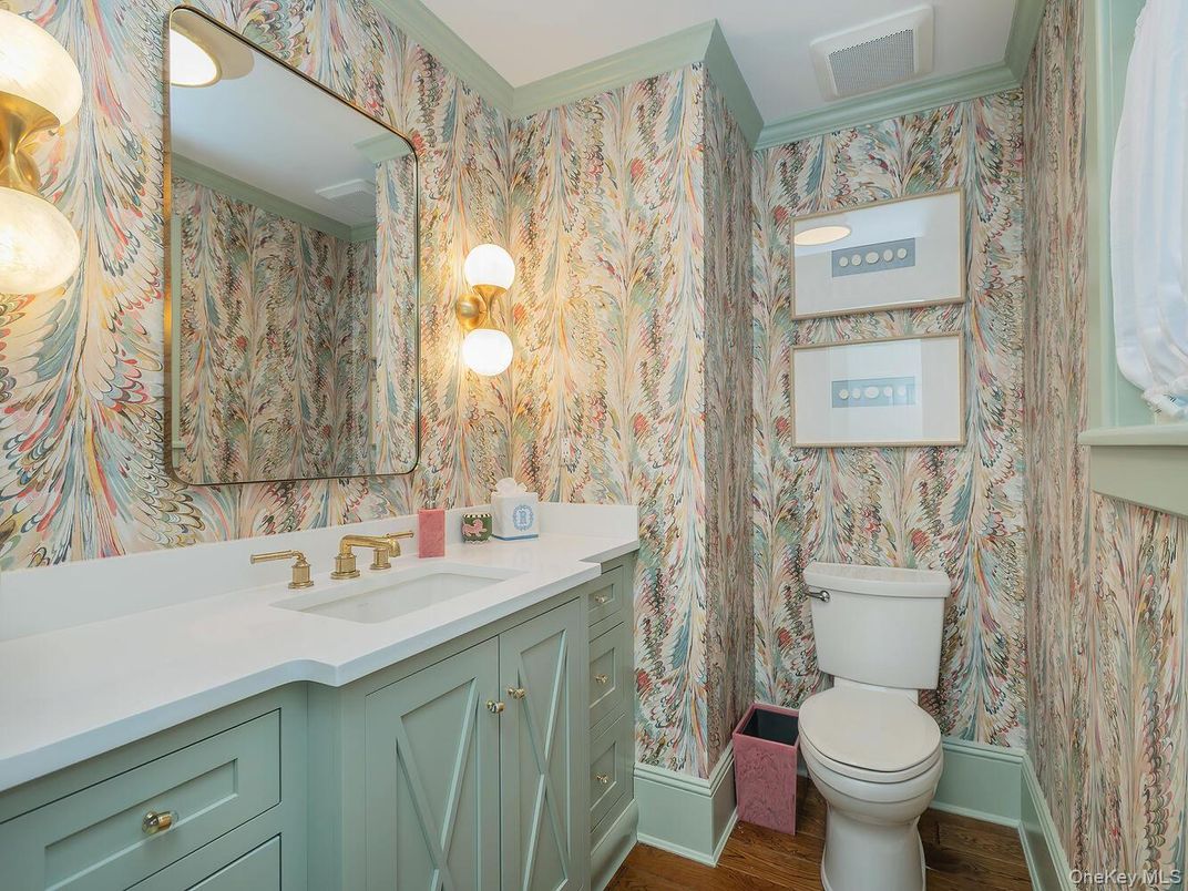 Bathroom, Interior, Recessed Lighting, Wood Texture Flooring