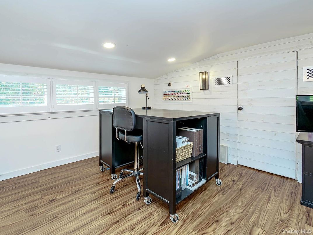 Home Office, Interior, Recessed Lighting, Wood Texture Flooring