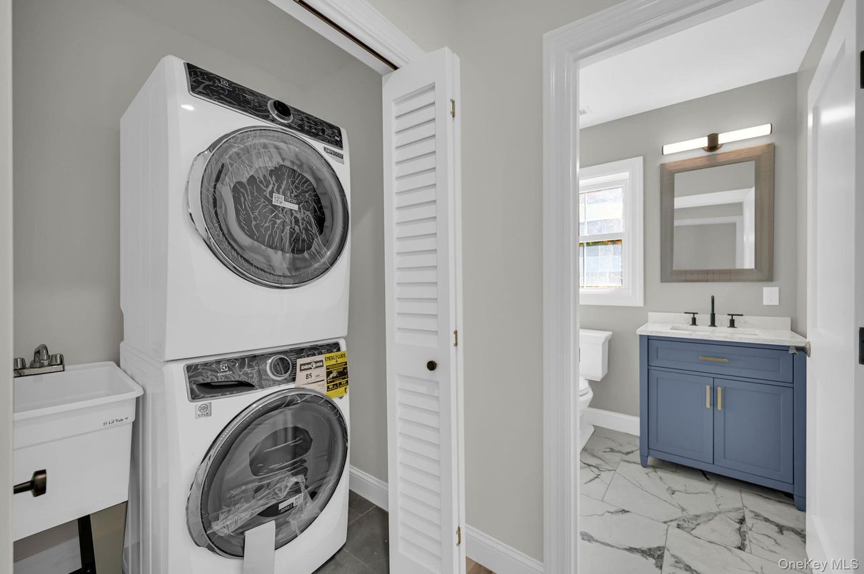 Bathroom, Interior, Marble, Utility Closets, Washer