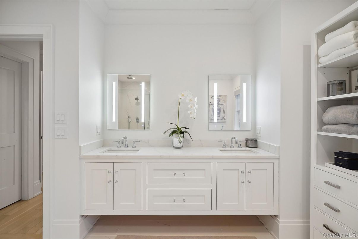 Bathroom, Dual Sink Vanities, Interior, Wood Texture Flooring