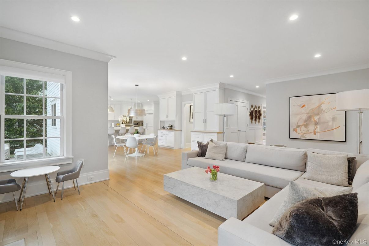 Dining room, Interior, Kitchen, Living room, Pendant Lights, Recessed Lighting, Wood Texture Flooring
