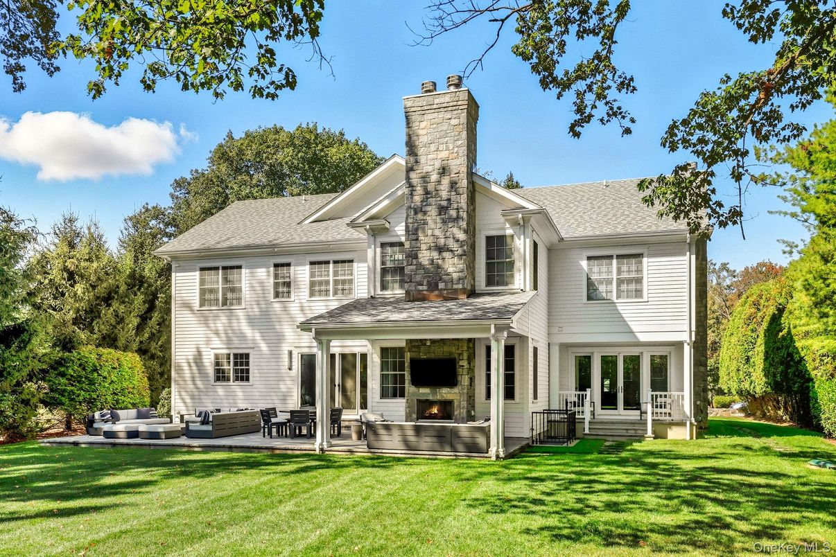 Exterior, Facade, Farmhouse