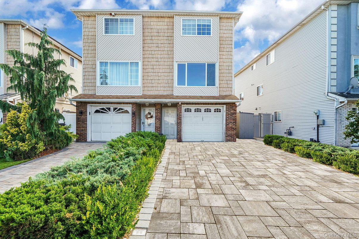 Attached, Exterior, Facade, Georgian