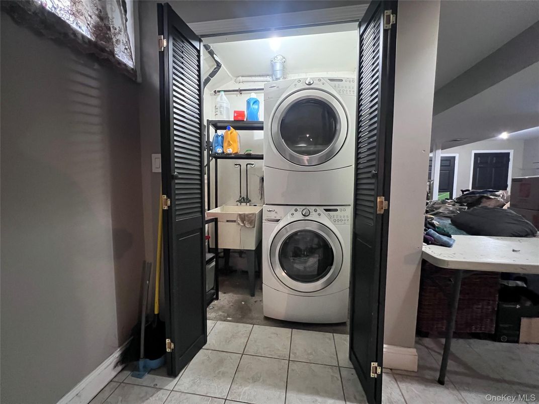 Interior, Utility Closets, Washer