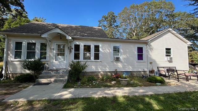 Exterior, Facade, Cape Cod