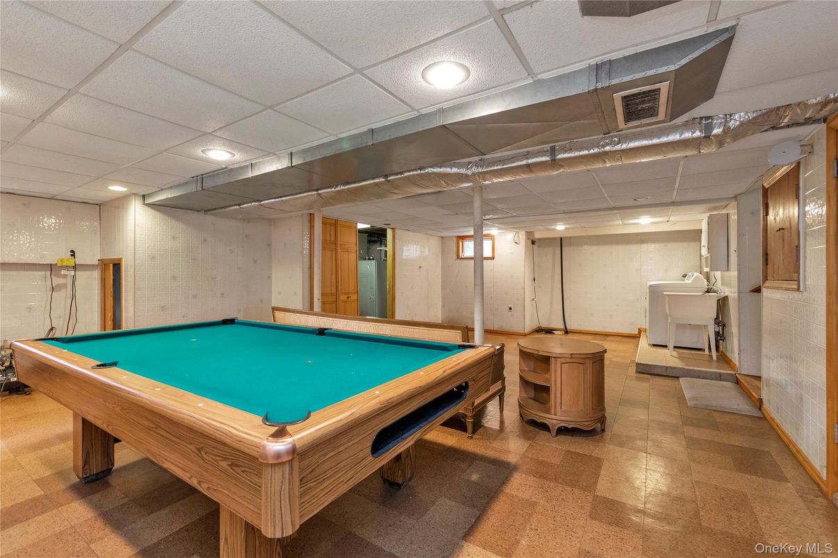 Billiard Table, Game Room, Interior, Recessed Lighting
