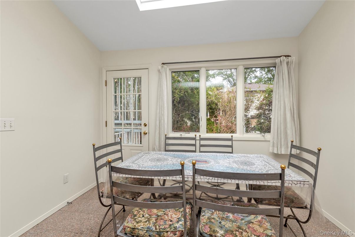 Dining room, Interior
