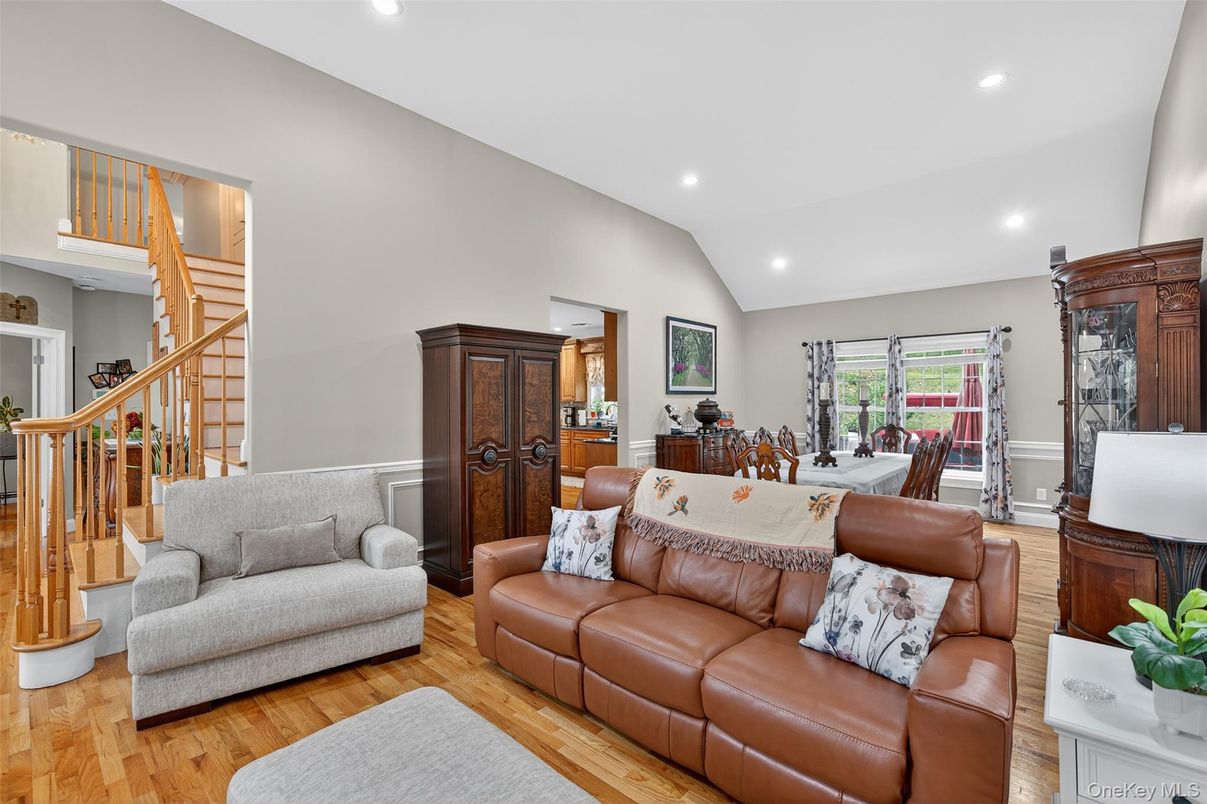 Dining room, Interior, Living room, Recessed Lighting, Wood Texture Flooring
