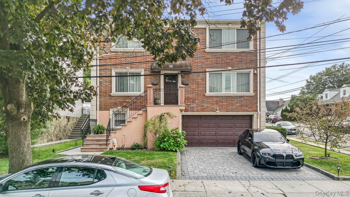 Attached, Exterior, Facade, Brick Facade, Rowhouse