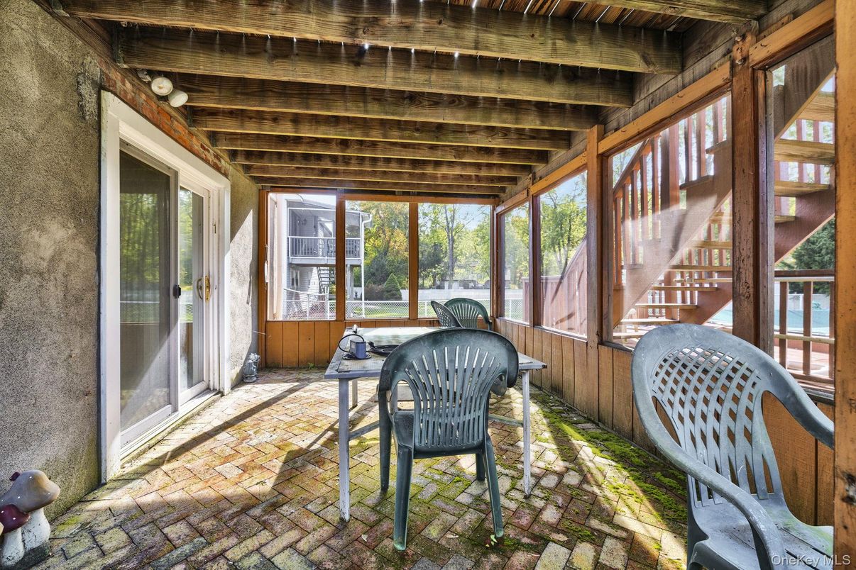 Exterior, Sun Room, Wooden Beams