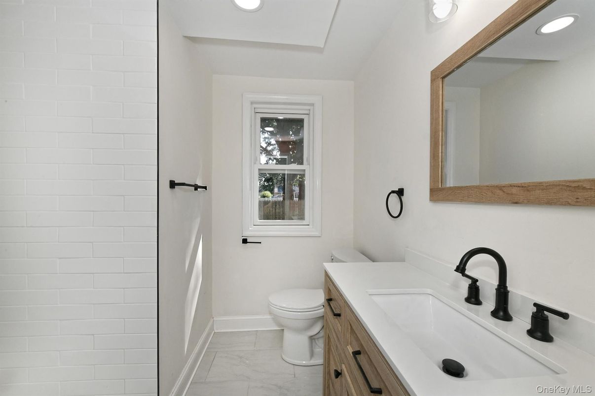 Bathroom, Dual Sink Vanities, Interior, Marble, Recessed Lighting