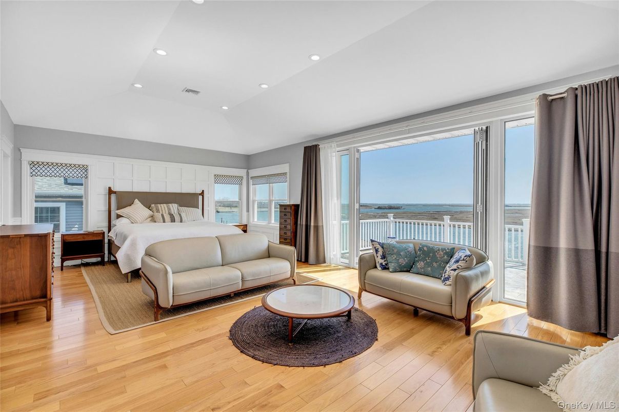 Bedroom, Interior, Recessed Lighting, Water, Wood Texture Flooring