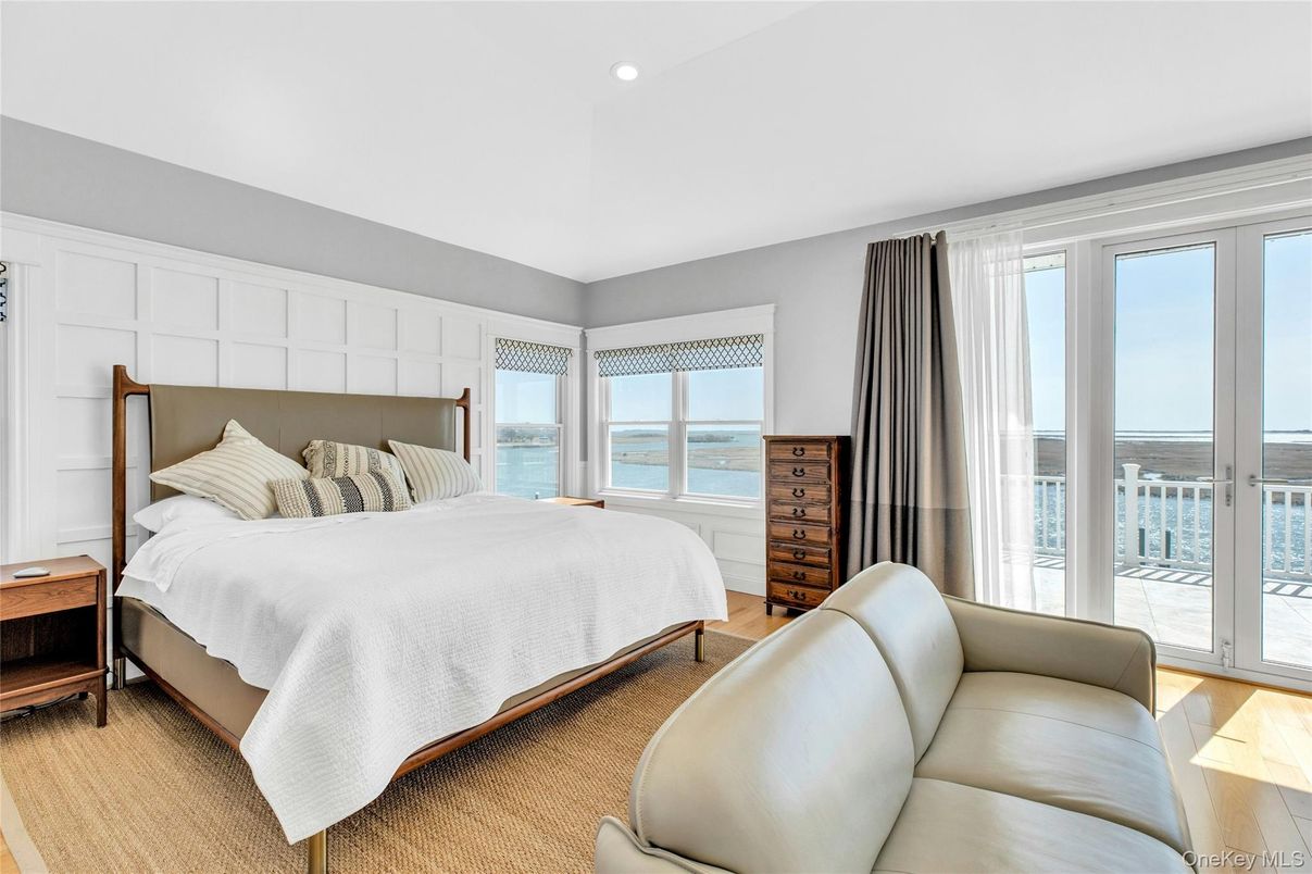 Bedroom, Interior, Recessed Lighting, Water, Wood Texture Flooring