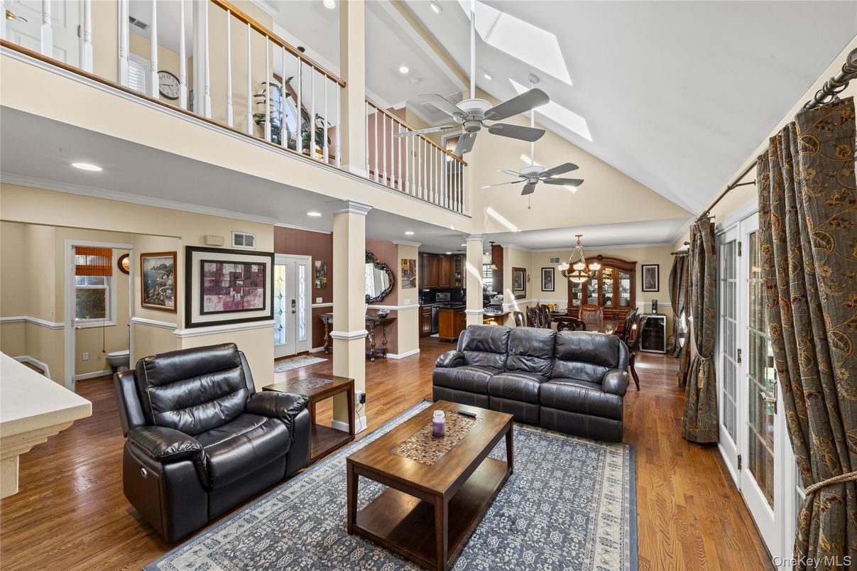 Chandelier, Dining room, Interior, Living room, Recessed Lighting, Wood Texture Flooring