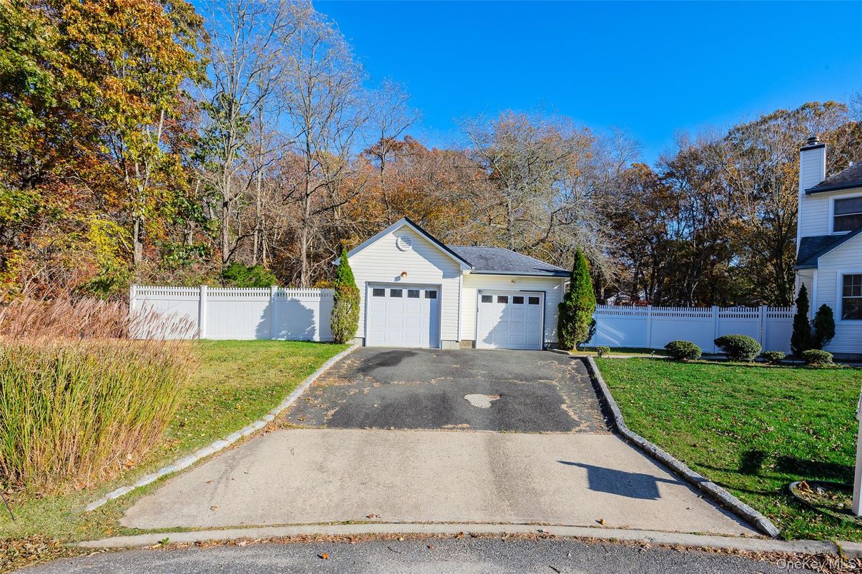 Detached Garage, Exterior