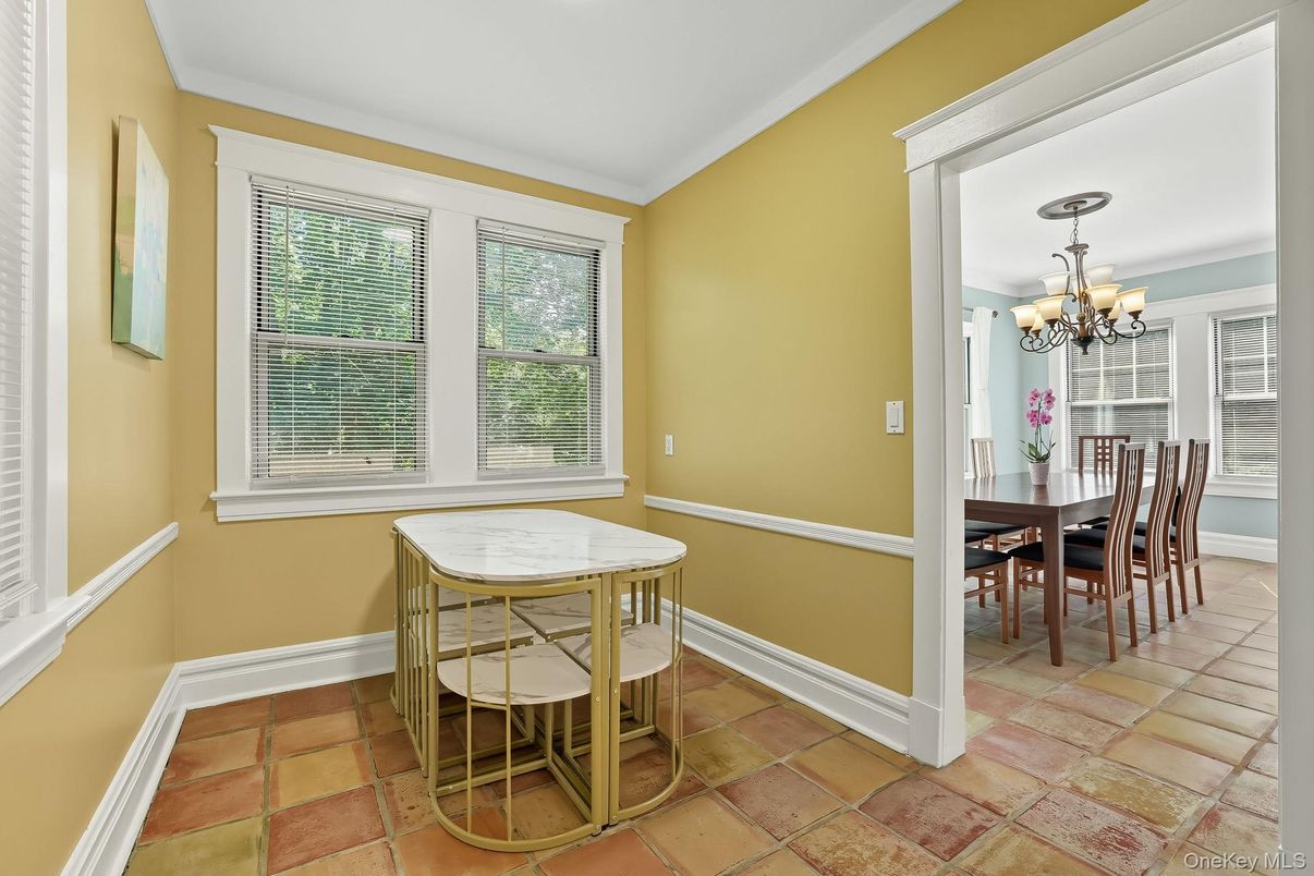 Chandelier, Dining room, Interior