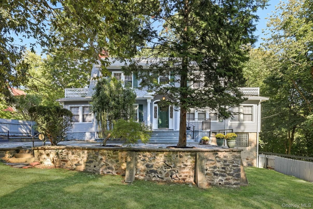 Exterior, Facade, Georgian