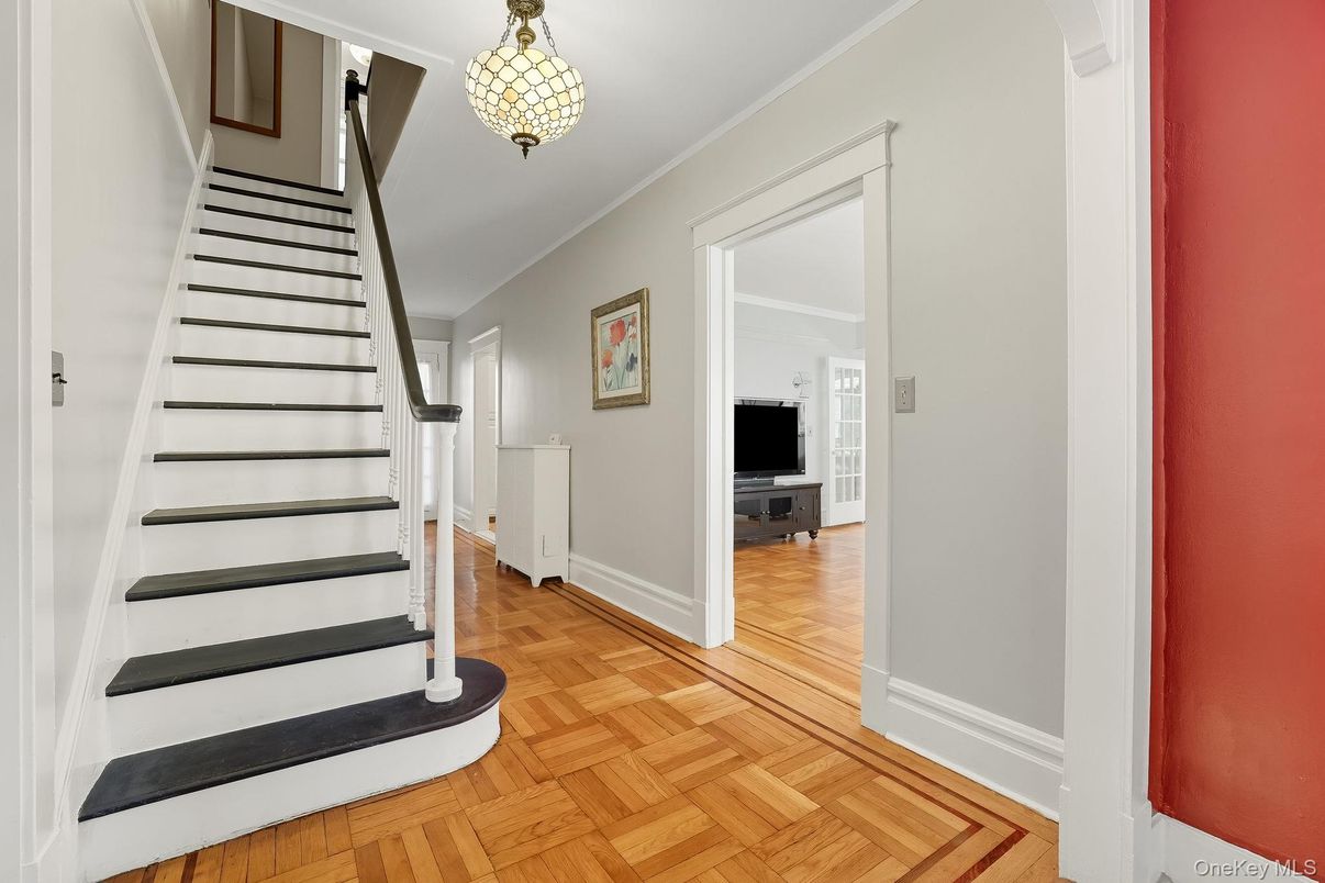 Interior, Pendant Lights, Wood Texture Flooring