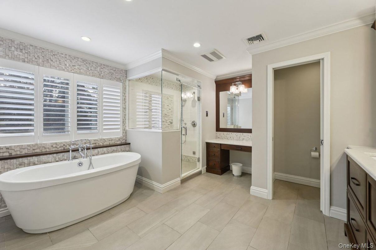 Bathroom, Free Standing Baths, Glass Shower, Interior, Recessed Lighting