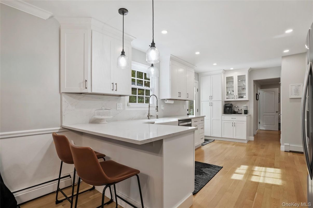 Interior, Kitchen, Pendant Lights, Recessed Lighting, Wood Texture Flooring