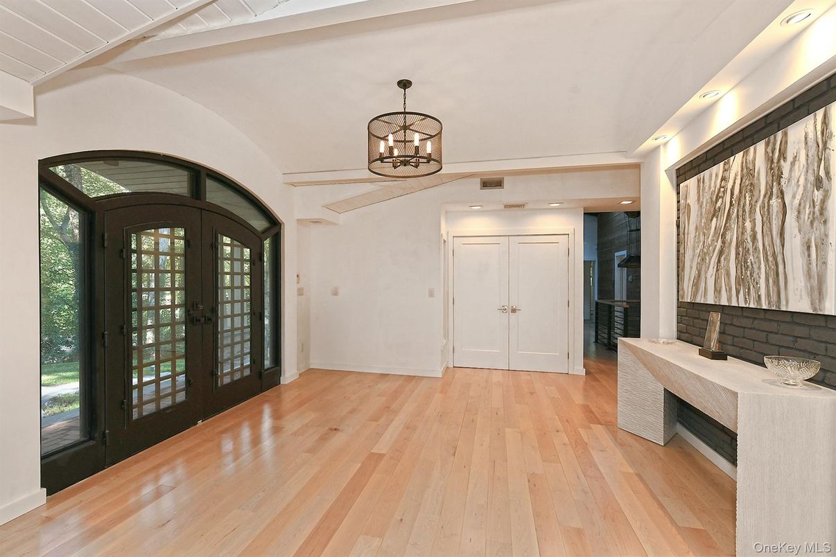 Chandelier, Interior, Recessed Lighting, Wood Texture Flooring
