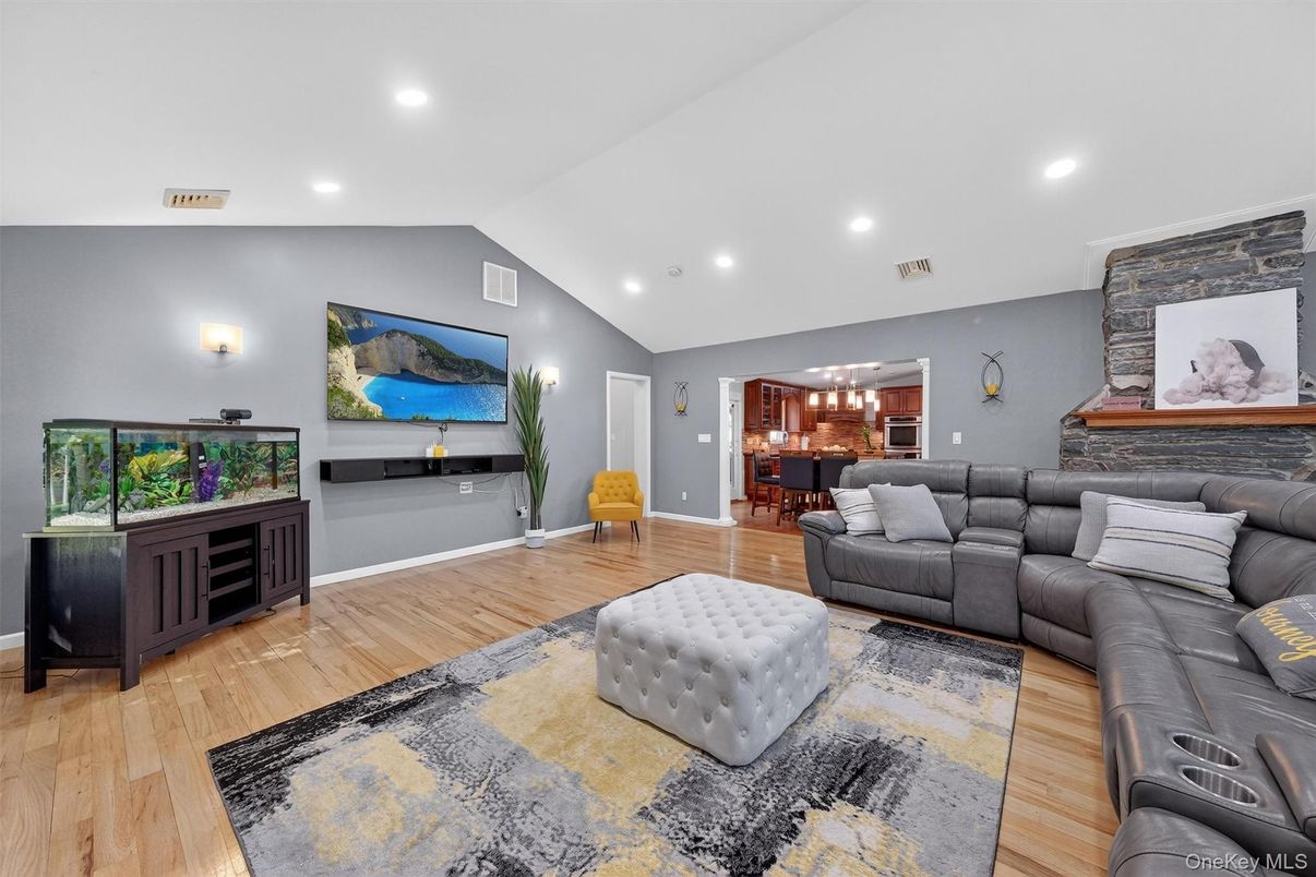 Dining room, Interior, Living room, Recessed Lighting, Wood Texture Flooring