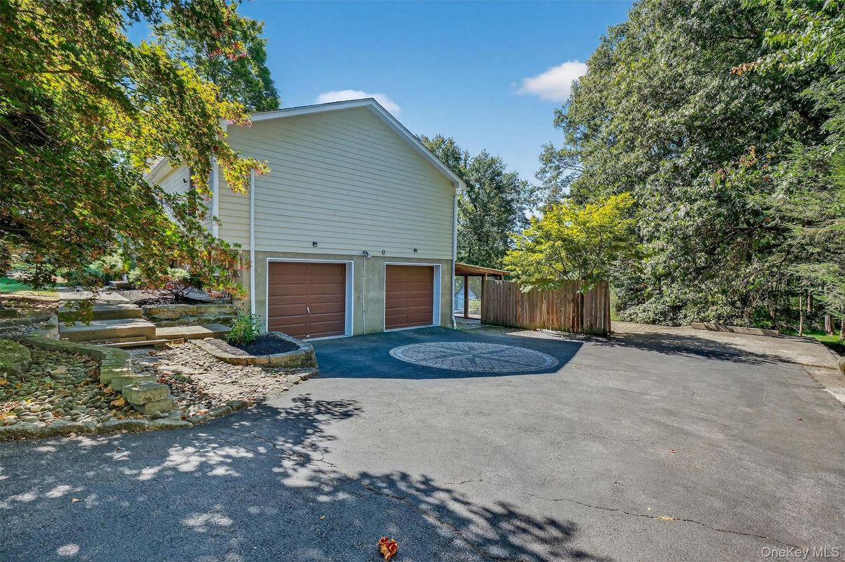 Detached Garage, Exterior