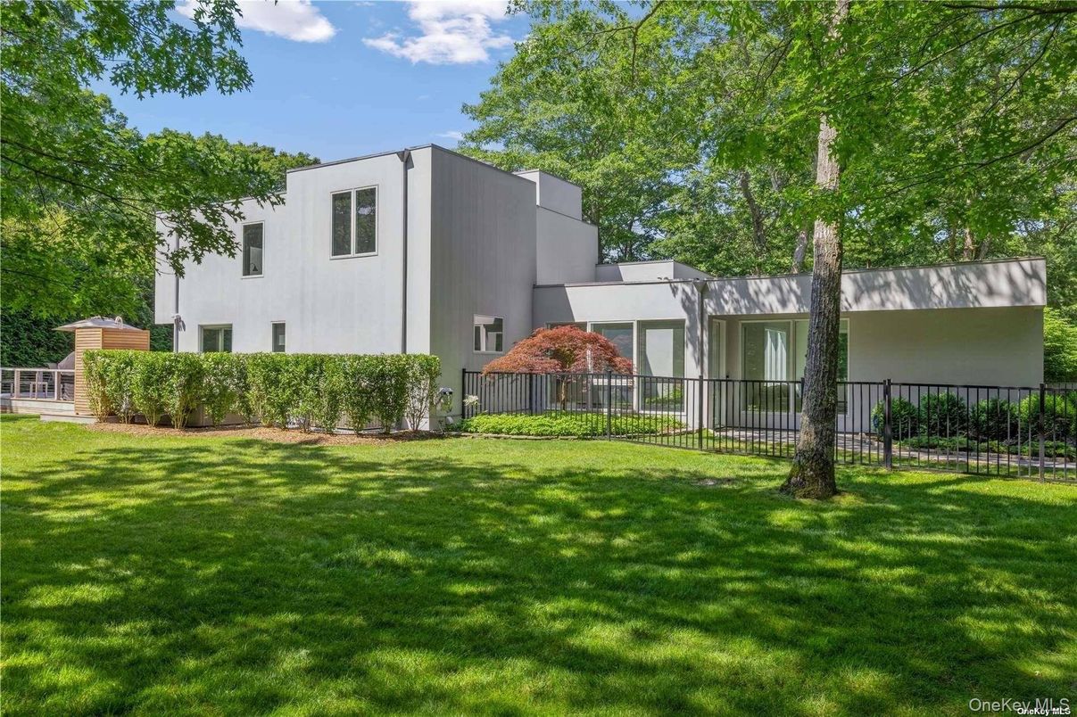 Backyard, Exterior, Facade, Modern