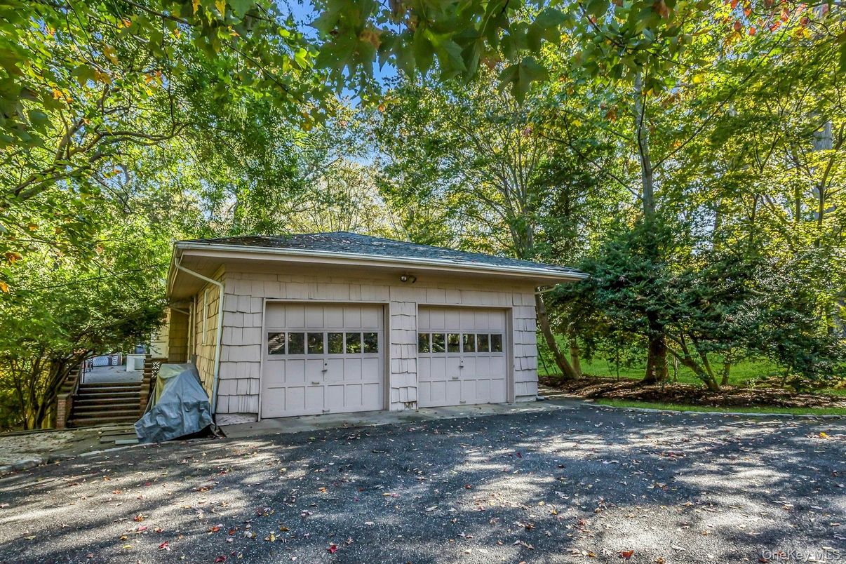 Detached Garage, Exterior