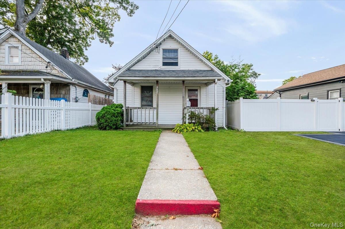 Backyard, Exterior, Facade, Farmhouse