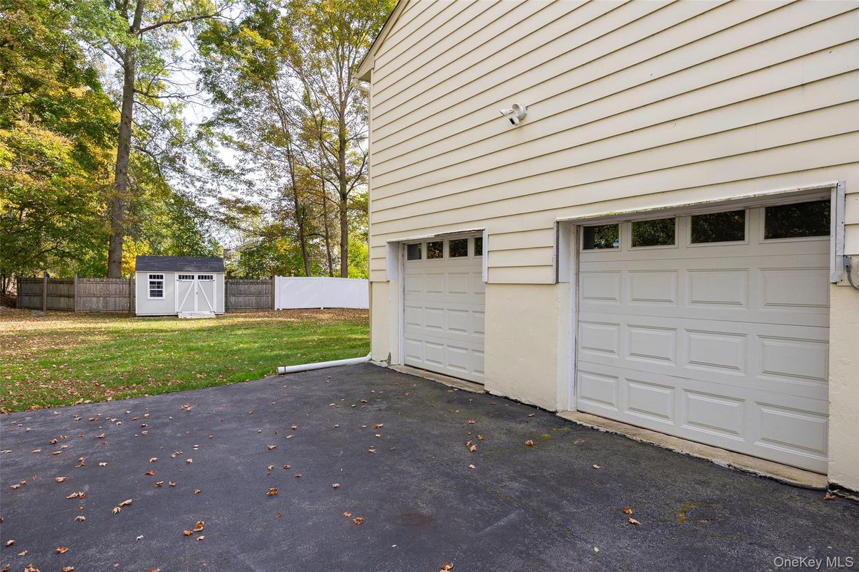 Detached Garage, Exterior