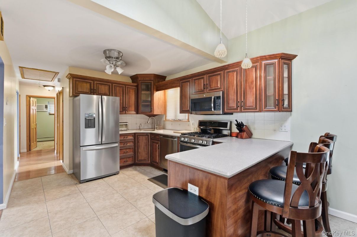 Interior, Kitchen, Pendant Lights, Stainless Steel Appliances