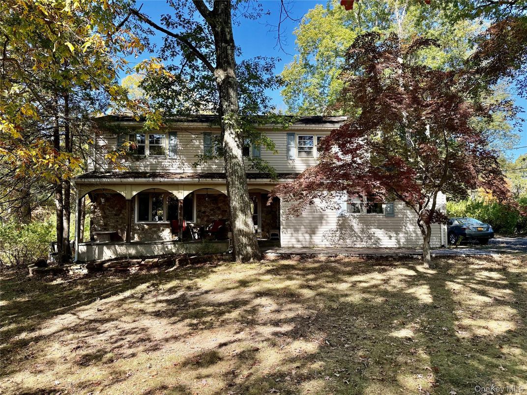 Exterior, Facade, American Foursquare