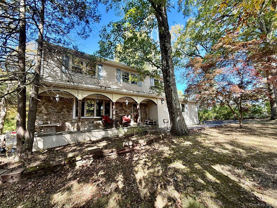 Attached, Exterior, Facade, Log Home