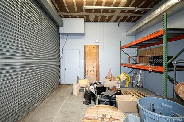 Garage, Interior, Wooden Beams