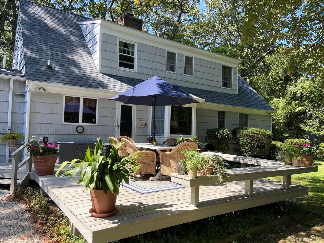 Exterior, Facade, Cape Cod