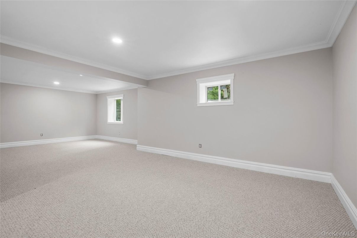 Empty room, Interior, Recessed Lighting