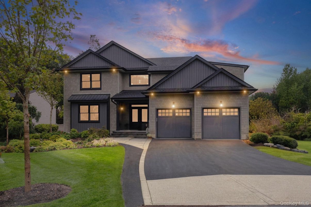Attached, Exterior, Facade, Farmhouse