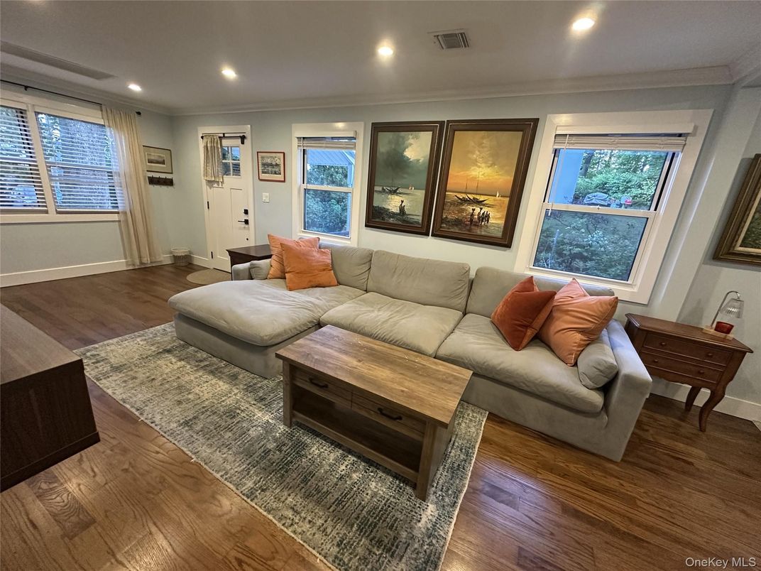 Interior, Living room, Recessed Lighting, Wood Texture Flooring