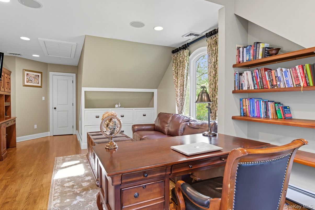 Home Office, Interior, Recessed Lighting, Wood Texture Flooring