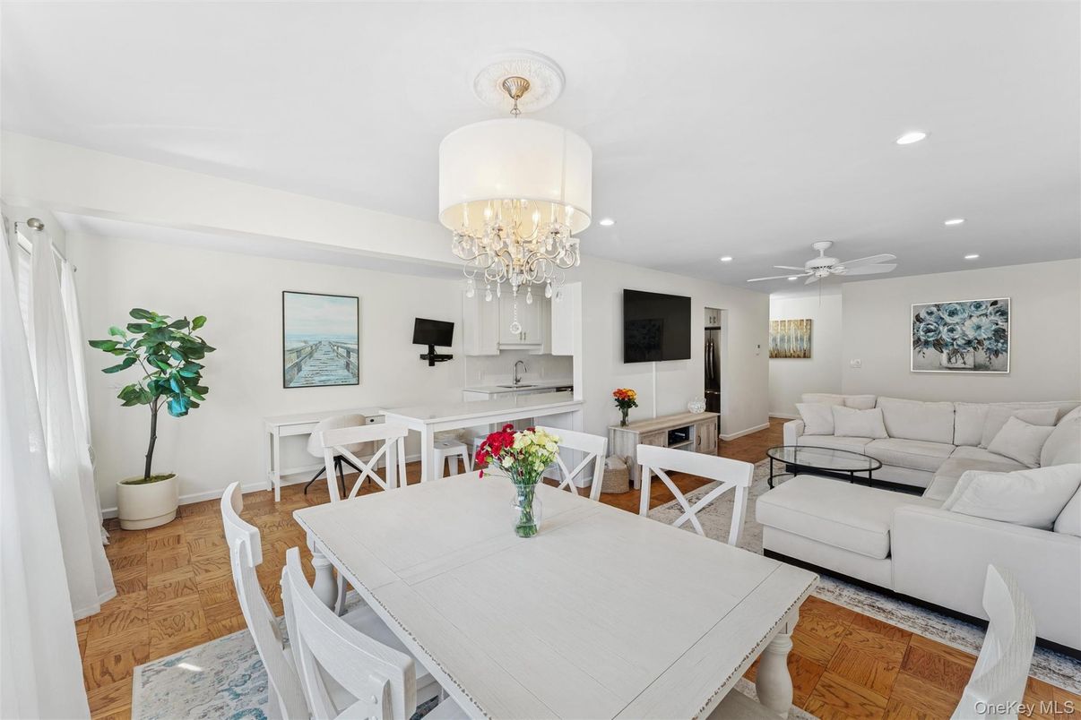 Chandelier, Dining room, Interior, Living room, Recessed Lighting, Wood Texture Flooring