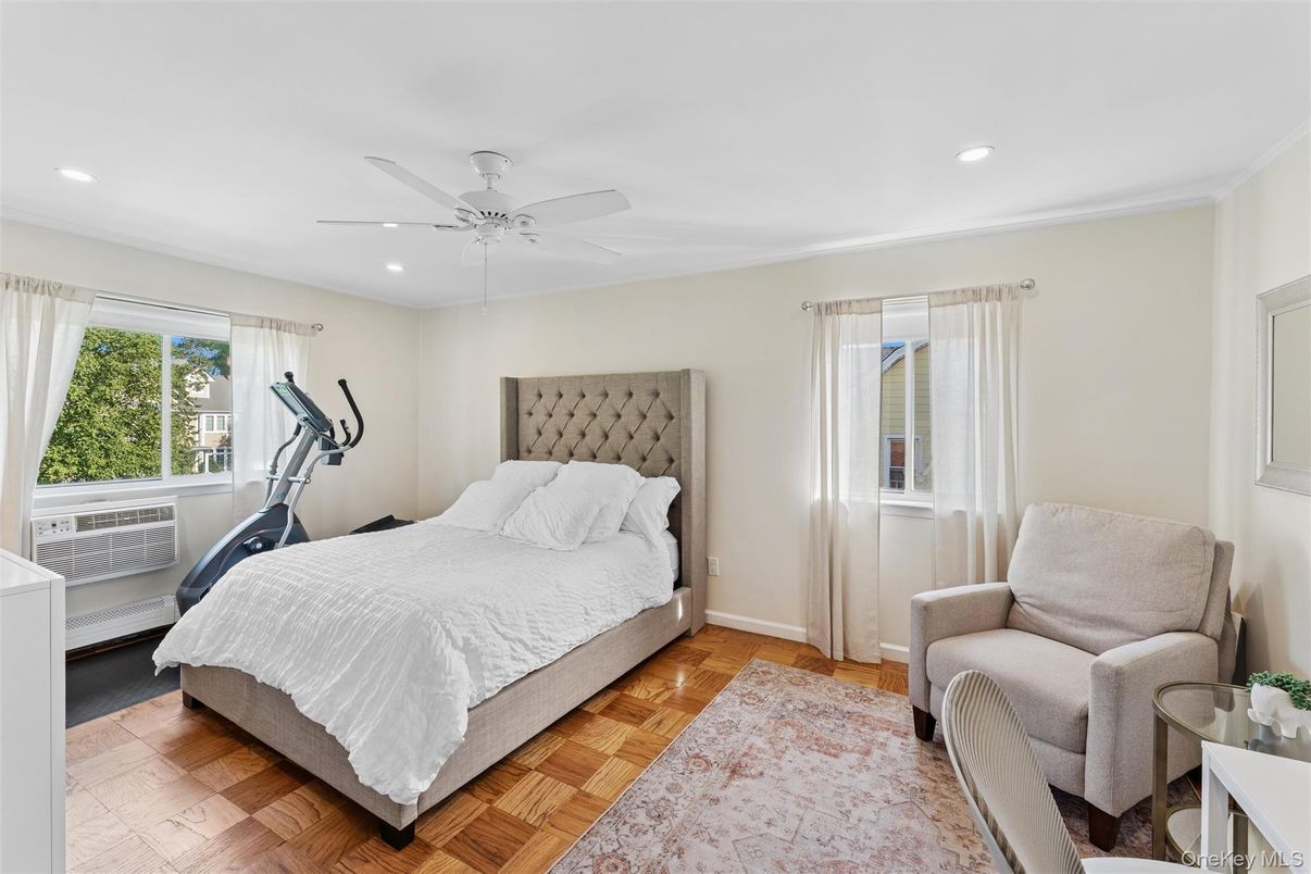 Bedroom, Fitness Equipment, Interior, Recessed Lighting, Wood Texture Flooring