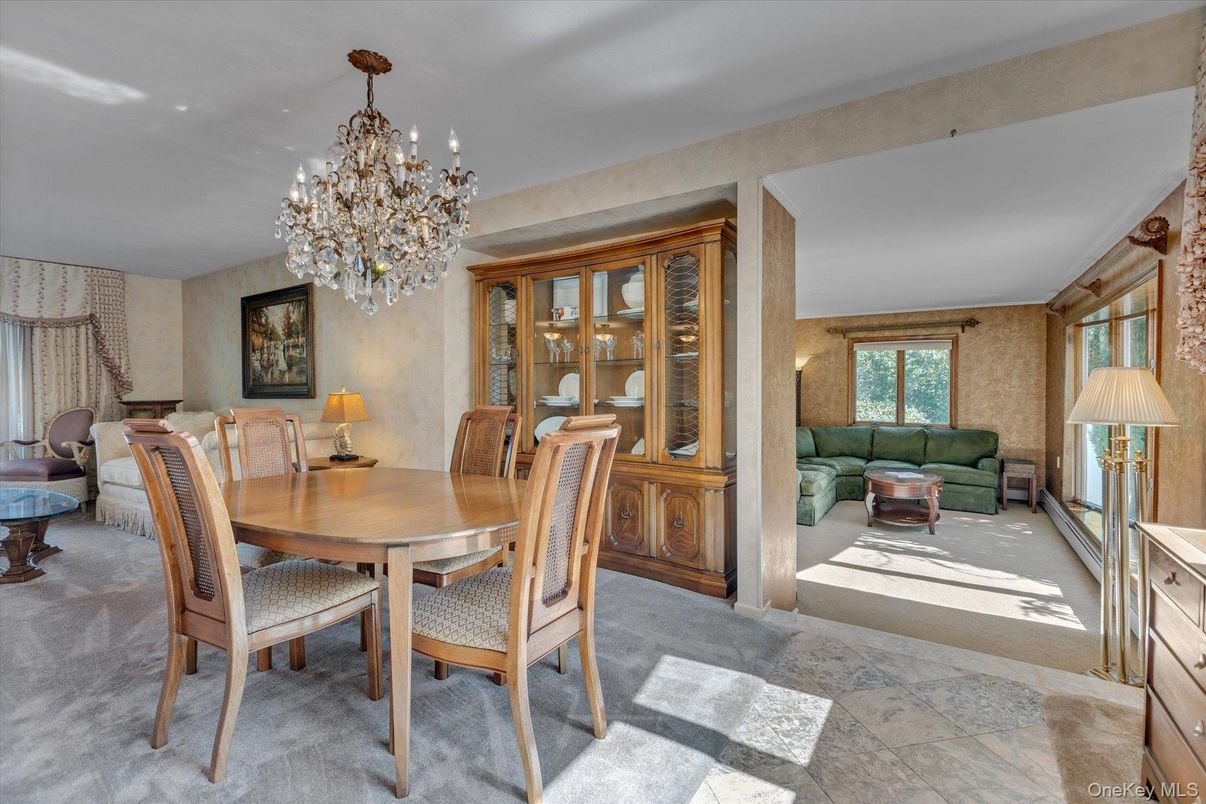 Chandelier, Dining room, Interior, Living room