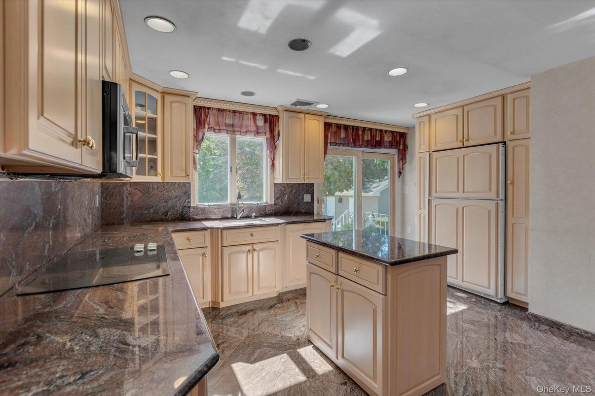 Interior, Kitchen, Recessed Lighting
