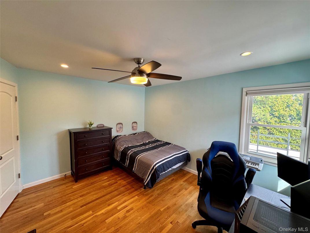 Bedroom, Home Office, Interior, Recessed Lighting, Wood Texture Flooring